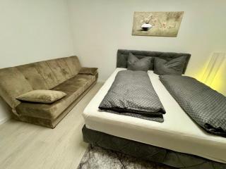 Zentrumsnahe 2-Zimmer FeWO mit Balkon, Garage, Nahe ÖPNV für 4 Personen - 2