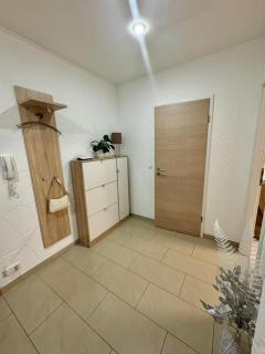 Zentrumsnahe 2-Zimmer FeWO mit Balkon, Garage, Nahe ÖPNV für 4-5Personen - 1