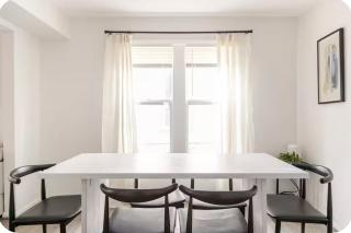 Modern Comfort Stay Free Parking Super Fast WiFi - Minneapolis - 1