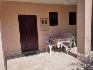 Ferienwohnung in Novi Vinodolski mit Terrasse, Garten und Grill - 8