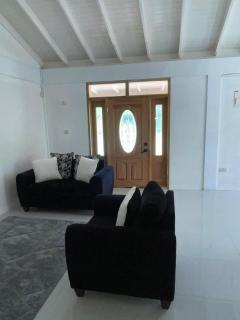 Kingdom Rentals - AirBnCar - 7