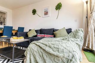 Central 2Bed,2Bath, Balcony Apartment Near New Street, Mailbox & Canals at Skyline Apartments - 7