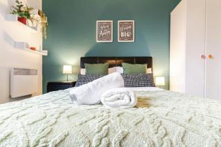 City Centre 2BR2BA Balcony Apt@The CubeMailbox - 7