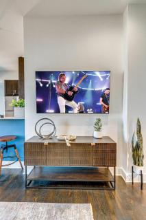 Lofts at 30th-Urban Triad-6 Mins to Broadway - 1