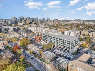 LUXE-Rooftop Echo-Private Deck-4 Mins Broadway - 4