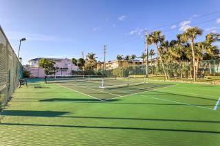 Walkable Bradenton Beach Condo with Resort Access - 5