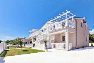 Moderne Ferienwohnung mit jacuzzi - 0