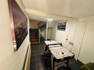 City Centre Apartments, 4 Beds, Sleeps 6, Prime Location - 9