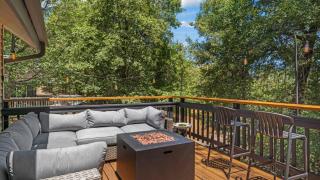 5BDR Hot Tub Deck Firepit Mins to Village Lake The Hilltop by AvantStay - 6