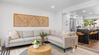 Stylish 3-Story Retreat with Hot Tub Firepit Near Park City High West Hideaway by AvantStay - 1