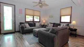 Sunset Breeze Manor - 5