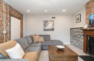 Rutledge After Dark - Walk to Broadway & The Gulch - 2