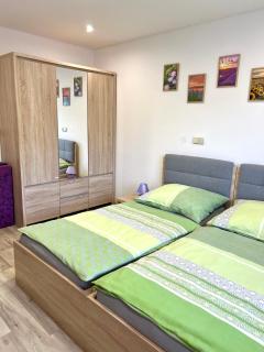 Slunný domek s terasou a zahradou - 4