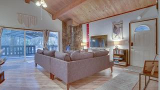 BearlyMuvin Cabin - 1