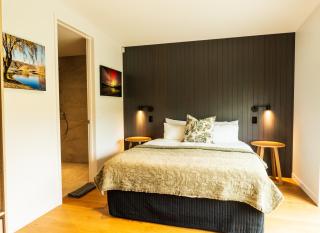 Pisa House Lakefront Boutique B&B - 1