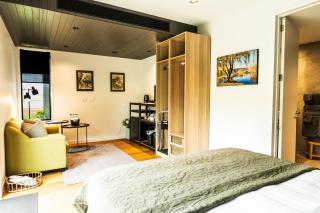 Pisa House Lakefront Boutique B&B - 2