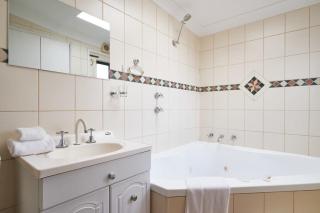 Darlington Hideaway - Close to everything - 4