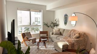 Luxury 1BDR centrally located in Hollywood - 9