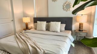 Luxury 1BDR centrally located in Hollywood - 5