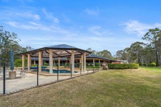 Wilderness Waters Grand Estate with Private Pool and Tennis Court - 4