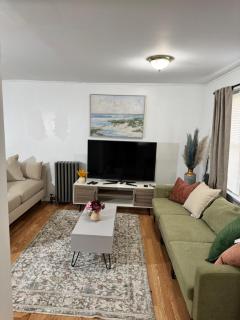 Julie's Cozy Haven - Peaceful Retreat - 9