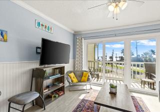Seaside SeaEsta w Heated Pool & BBQ area - 2