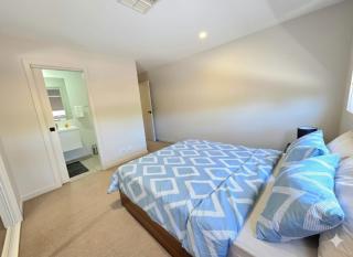 Stylish 2BR Retreat Near UC Belconnen Mall - 9