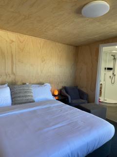 Central Otago Farmlet cabins - 8