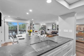 7104 Harbourside 1 - 6