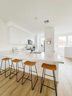 Central, Urban Townhouse with Private Roof Deck - 8