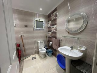 Comfy & Luxurious Apartment in Gardenia City East Cairo - 9