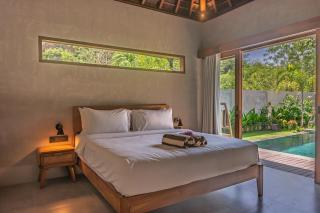 Tropical Luxury 2-BR Villa in Kuta Lombok - 8