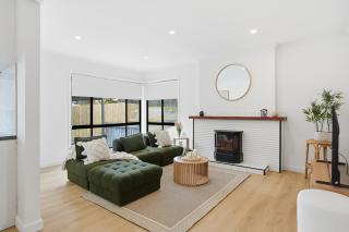 3BR Family Home Near Hobart CBD Free Parking & Fast WiFi - 9