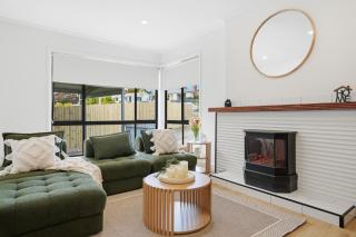 Hobart Family Home near Airport & City - 0