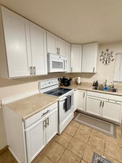 Cozy and well located 2-bedroom basement - 7