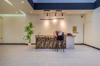 Phoenix Geometry Light Accommodation - 1