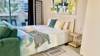 Goldy Studio Apartment at Aruba Broadbeach - 4