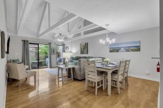 674 Queen's Grant - 4