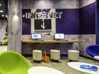 Ibis Budget Salzburg Airport - Self-Check-In - 1
