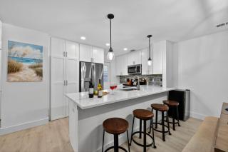 613 Queen's Grant - 1