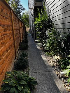 Nature Home Near Downtown and 17th Avenue - 3