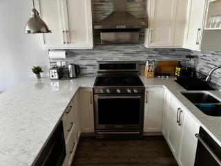 Nature Home Near Downtown and 17th Avenue - 9