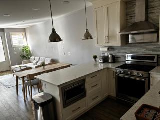 Nature Home Near Downtown and 17th Avenue - 7