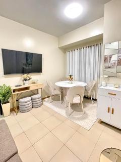 Manhattan Plaza 1BR with Netflix and Pool Access - 5