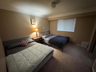 North Delta Guest House - Scott Rd & Rapid Transit - Airport 20 Min - Free Parking & Fast Wi-Fi - Delta - 0
