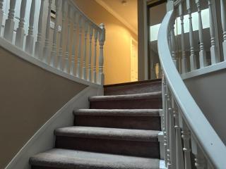 North Delta Guest House - Scott Rd & Rapid Transit - Airport 20 Min - Free Parking & Fast Wi-Fi - 1