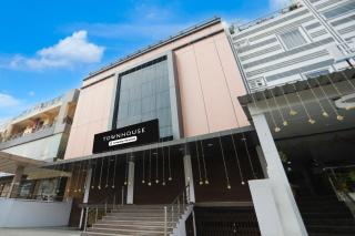 Super Townhouse Central Prayagraj Bus Terminal Formerly Amba Palace - 1