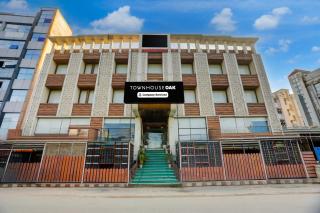 Super Townhouse Oak Amity University Patna Formerly The Golden Crown - 0