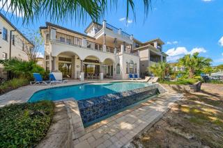 Luxury 5 Bdrm Villa with Elegant Living Space at Reunion - 6