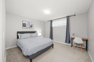 Modern 1BR YYC Suite Sleeps 3-4 in Calgary Near Airport - 3